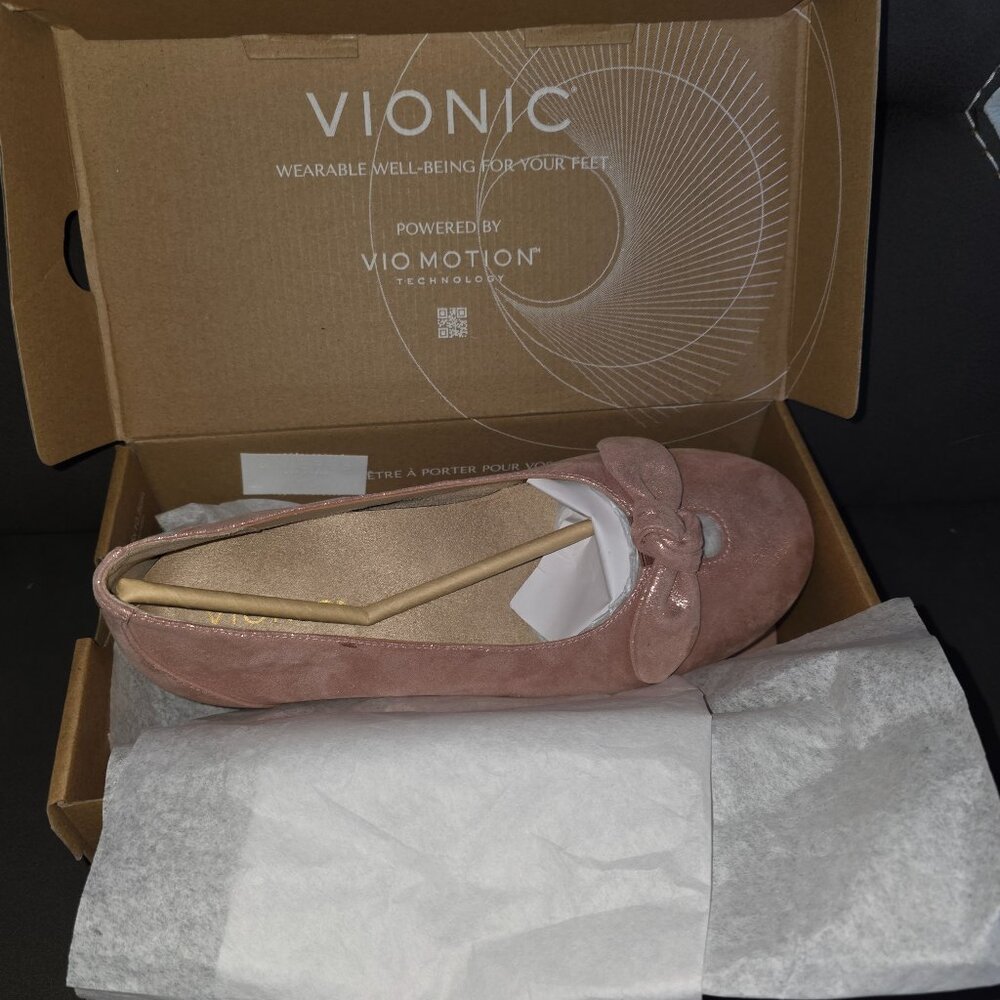 Vionic size 7 new in box